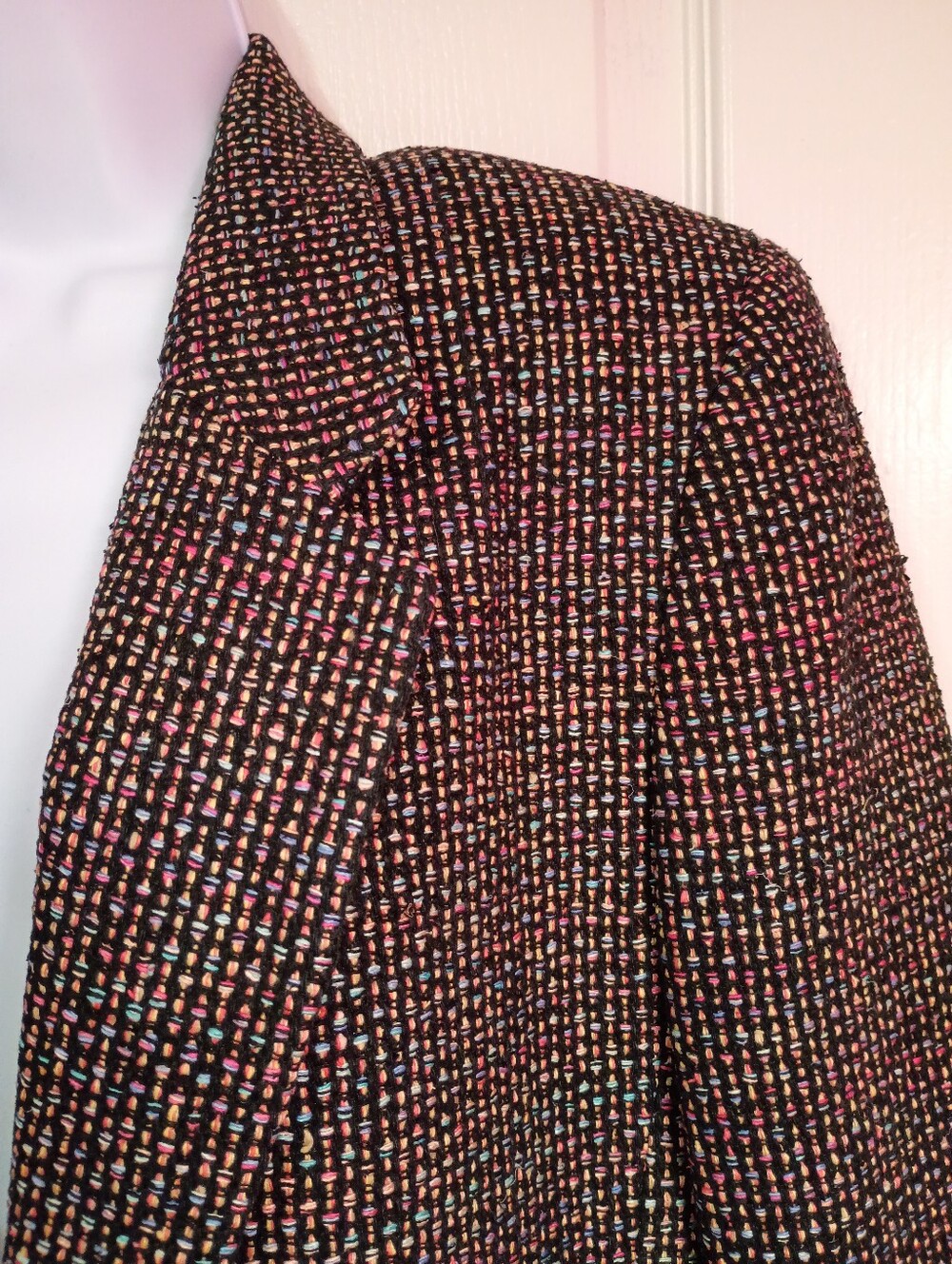 80's Handwoven Silk Vintage Women's Blazer - Classic Single-Button Jacket - Picture 4 of 10